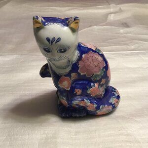 Vintage and very colorful hand painted Chinese (Chinoiserie) cat
